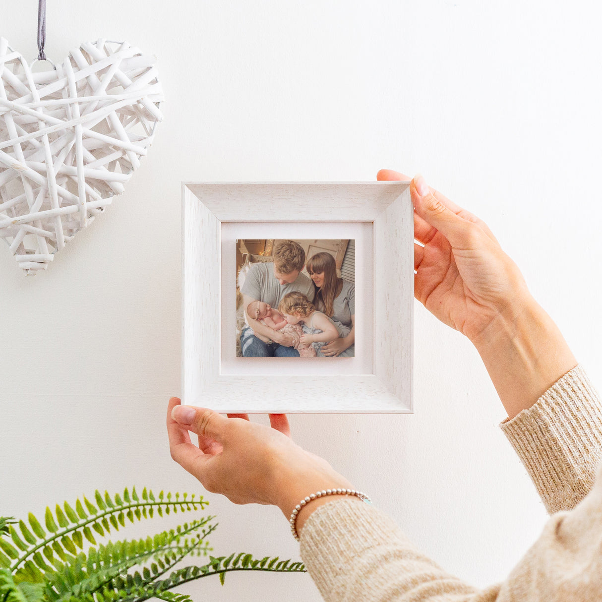 the classic single ceramic tile frame